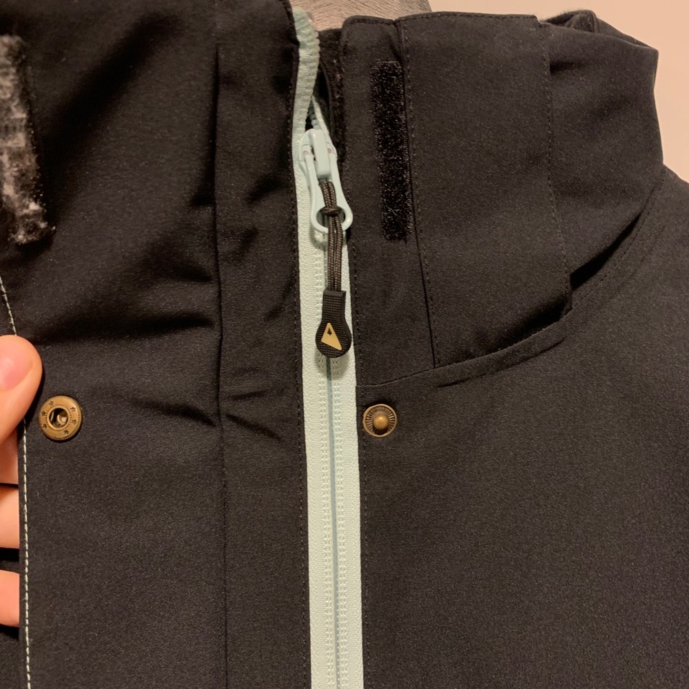 Winter coat - Picture 6 of 9